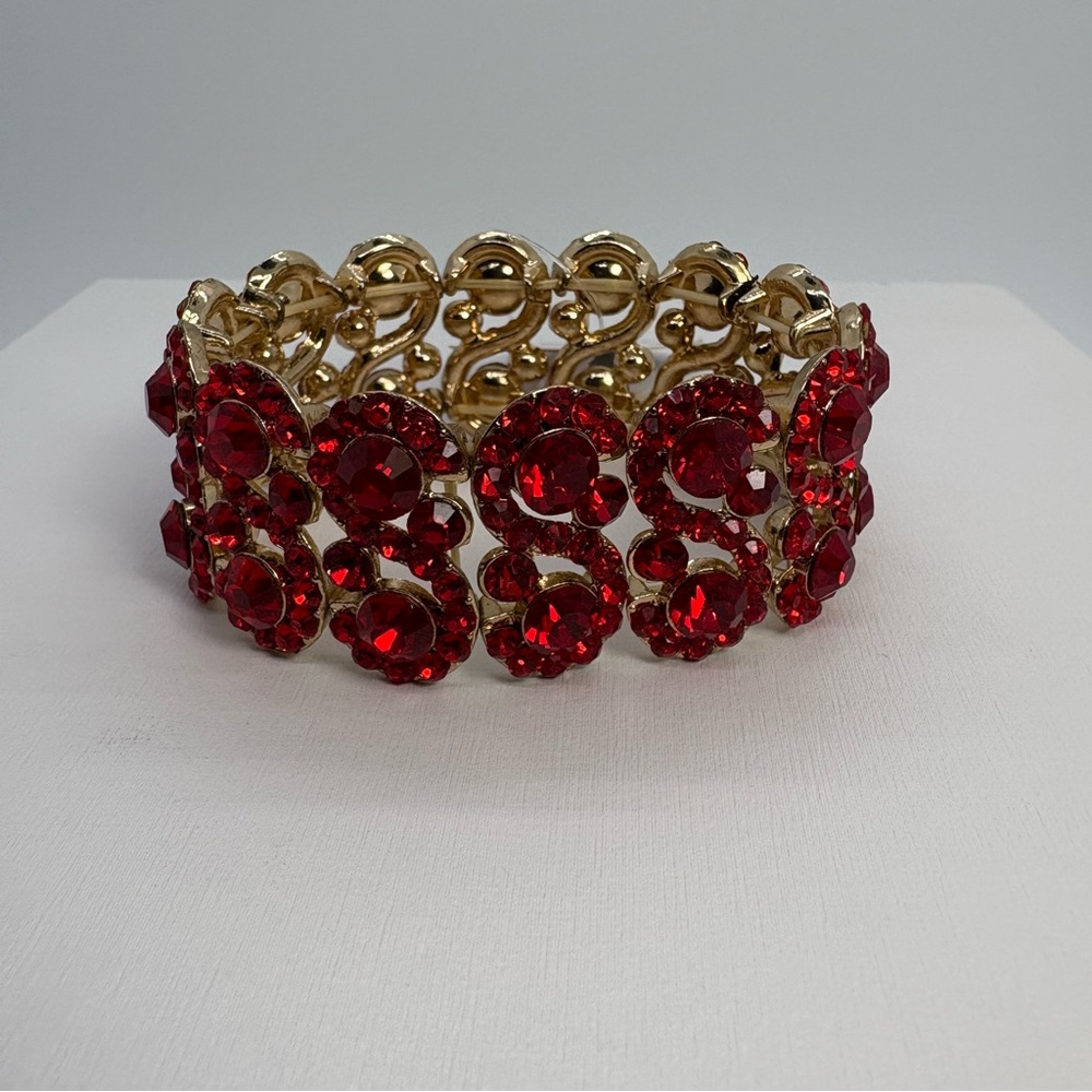 Red Infinity Crystal Wide Stretch Gold Tone Fashion Bracelet, Brand New